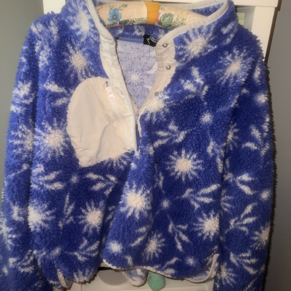 Blue and White Fleece Pullover